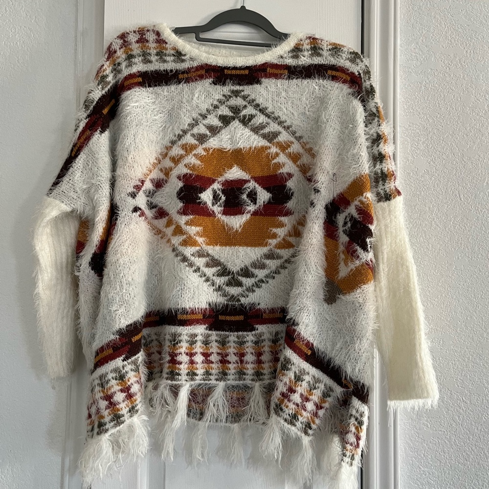 ALTAR’D STATE Lovely Lash Tribal Print Poncho.. Size:XS